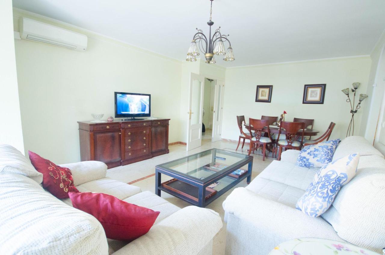 Aparment Neptuno- Located On The Promenade A Few Metres From The Beach. Appartamento Estepona